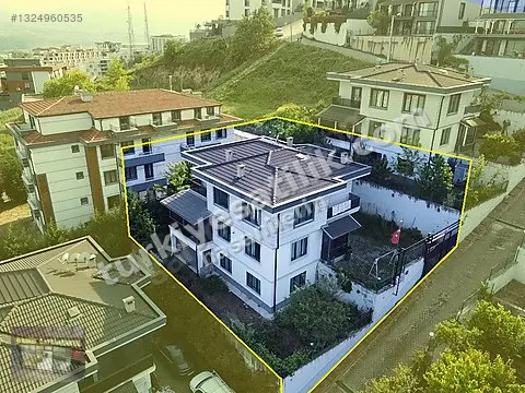 İLERİN GAYRİMENKUL'den YEŞİL KORU'DA MANZARALI 7+1 SATILIK VİLLA